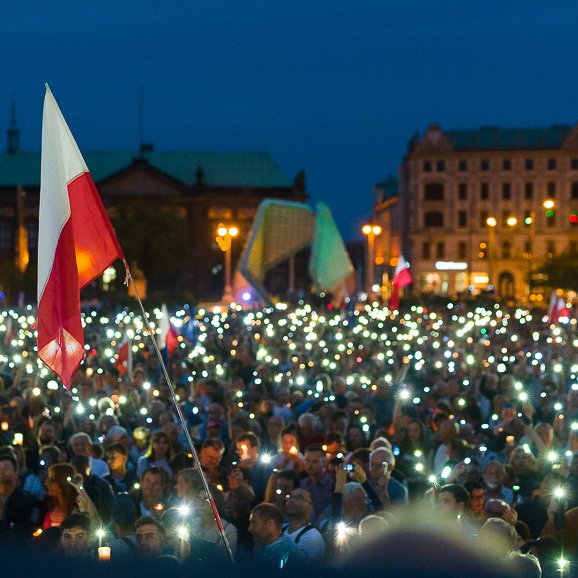 Żeby dojść do normalnej Obywatelskiej Polski, trzeba przejść przez PiS i rozdzielić państwo od kościoła. Innej drogi nie ma.