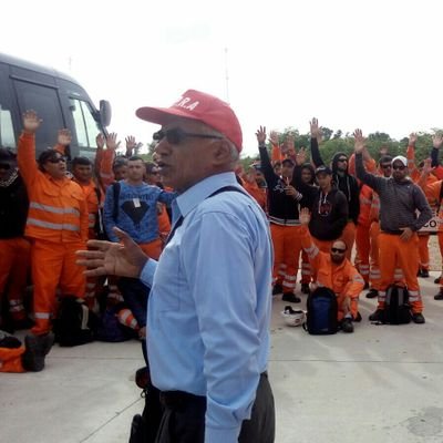 padre dedicado.trabajador familiero. lector d filosofía.y diriguente sindical en sindicato portuario.