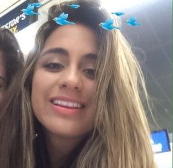 Você poderia dar rt marcar o @WeLuvAllyB e a @AllyBrooke no tweet do fixado pfv 💞💞