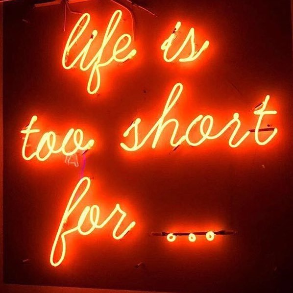 _NuvoleSparse's profile picture. Cambia la canzone ma il risultato è comunque lo stesso...andare via da qui/via di qua! 🌬➡️🚪❌