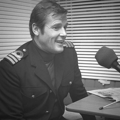 On Her Majesty’s Secret Podcastさんのプロフィール画像