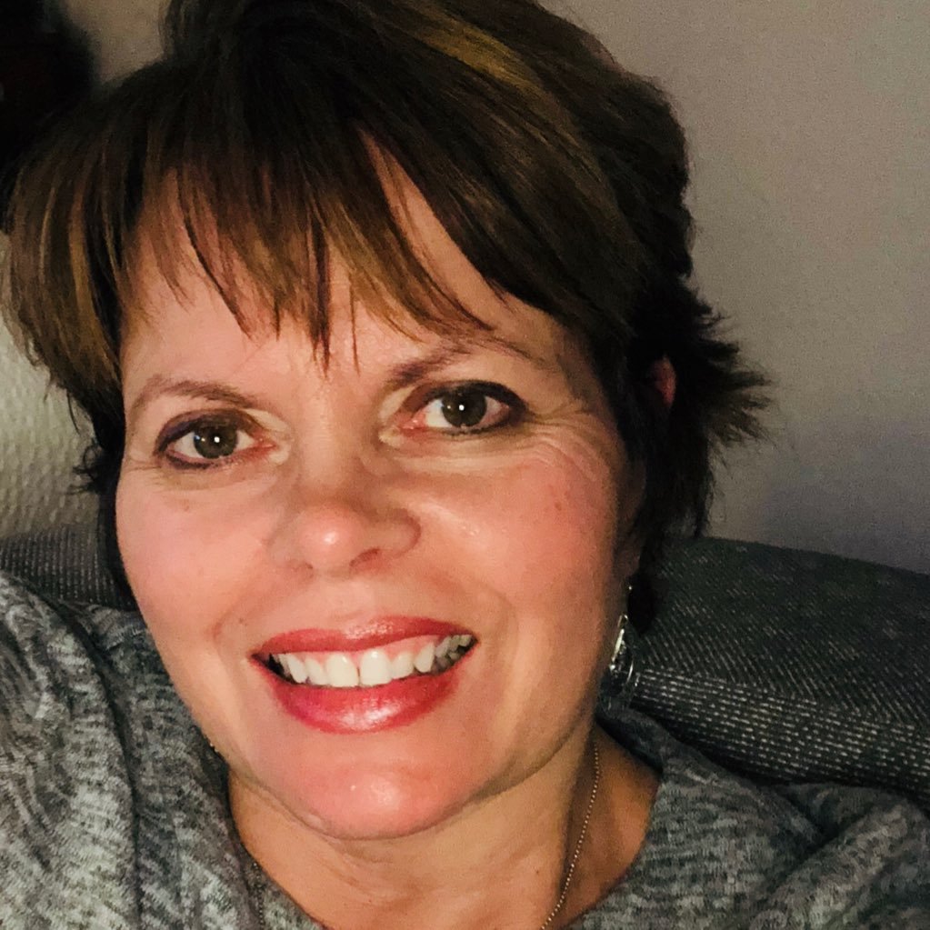 Wife, mother, feminist, grass roots community helper, arts enthusiast, Blue Jays fan, political junky #Istandwithtrudeau2025 #WomenAgainstPoilievre