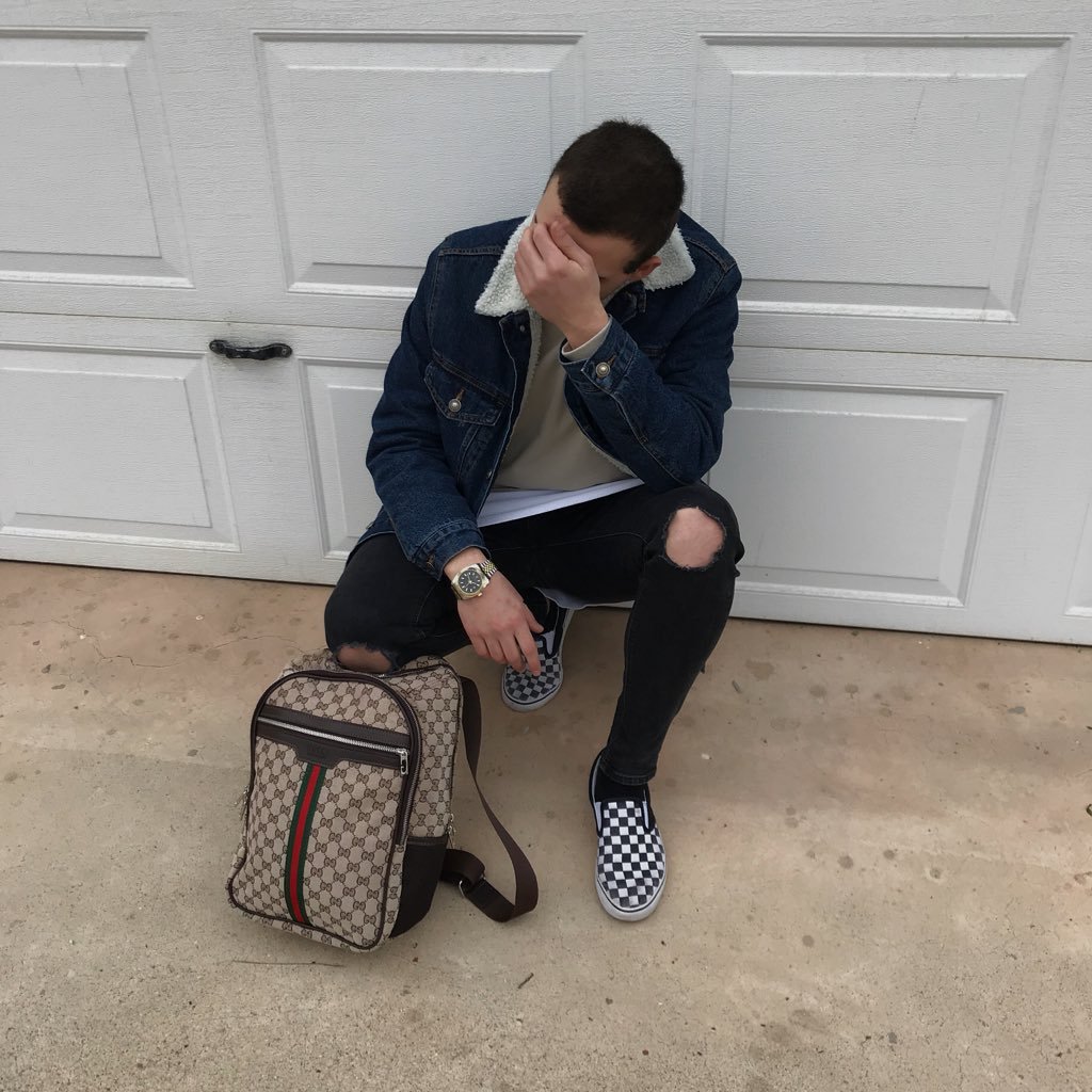 18•Instagram•matthew_thanos_ Snapchat•matthew_thanos