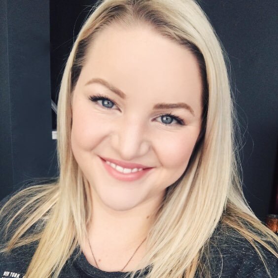 paigerpalooza's profile picture. just here to creep @chrissyteigen and to retweet funny shit