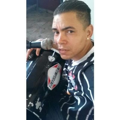 Cantor, compositor, percussionista e Corinthiano! #obrigadoSenhor #Deusnocomando #DiariodeSom #VaiCorinthians @diariodesom