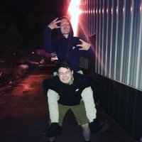 Tyler (@penddding) 's Twitter Profile