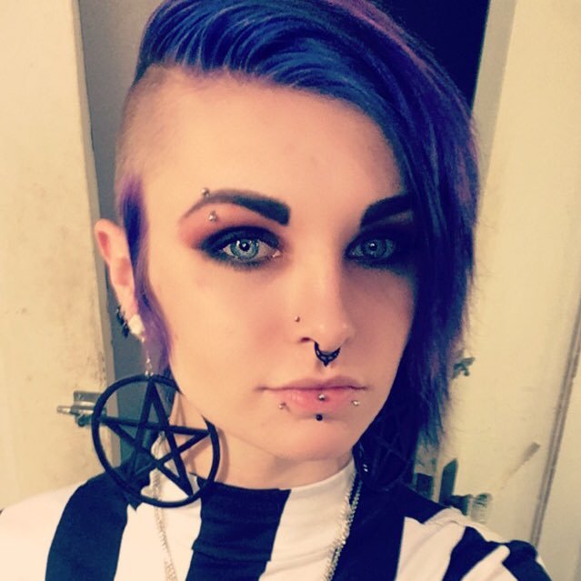 witch_bitch_666's profile picture. Fascination for creepy things🖤⚰️🖤