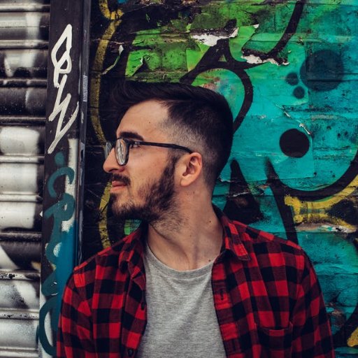 hubertwalker_97's profile picture. Singer/Songwriter. Marketer. I tweet about music and marketing.