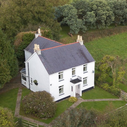 Hi, I run Bodfan Holiday house. I tweet about Wildlife and events in Anglesey. Bodfan is an ideal holiday place for families and pets.