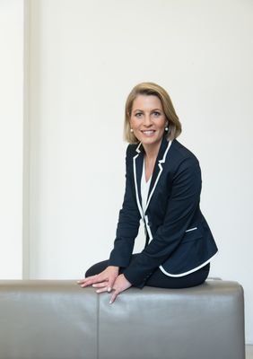 Geschäftsführende Gesellschafterin emotion banking, Top Service Österreich, Initiative wertvolle Unternehmenskultur, Beraterin, Moderatorin, Vortragende.