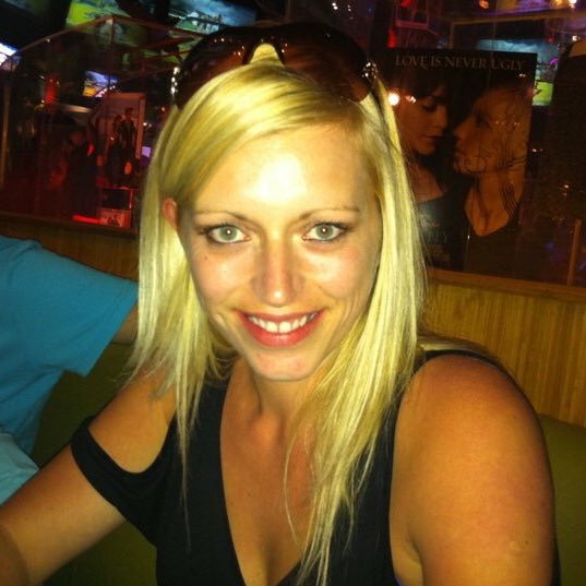 une4syh's profile picture. 