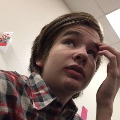 lilpatmoments's profile picture. My name is Pat, and my friends made this twitter to share how funny I am.