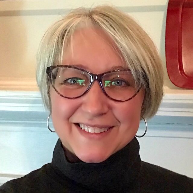 Christian Midlife Coach. Coffee addict. Jesus freak. I want to help you make the most of your midlife! #womeninmidlife #faith #simplify #over40style