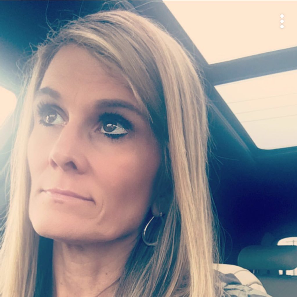 SwishMom313's profile picture. 