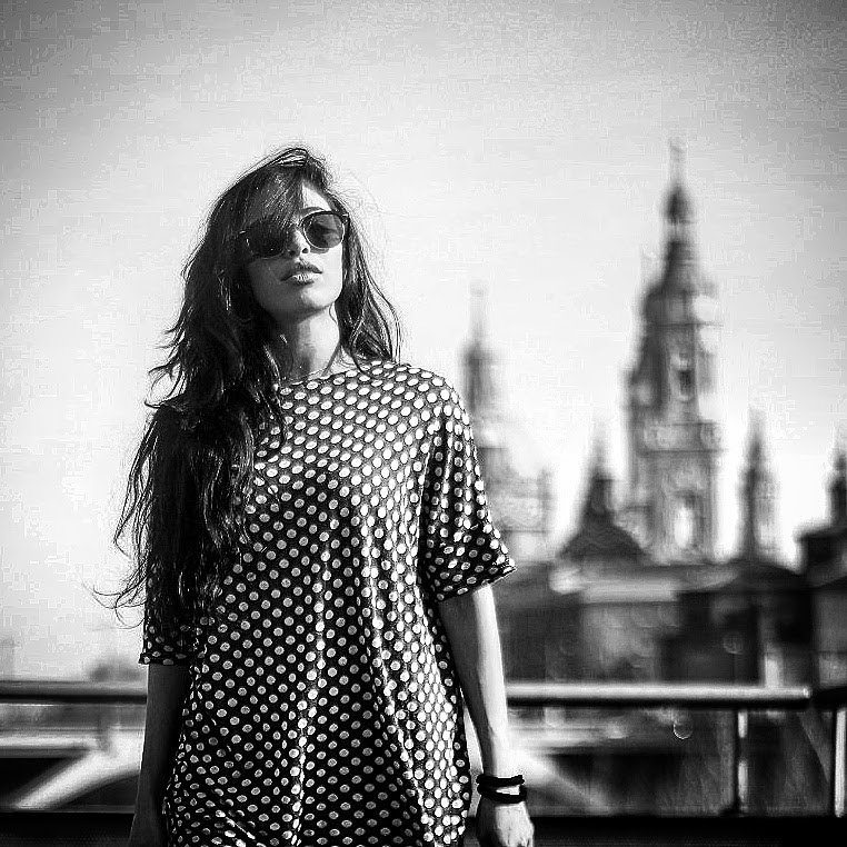 La que rie, sueña, grita al mundo que vive y muere por la música/ Gastronomía es mi idioma / Laurah1990 Instagram ♥