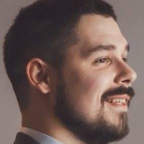 Freelancer | Blogger | Developer and tech nerd. Web and mobile contractor. Follow me for dev tips on php and flutter, and some random & crazy stuff