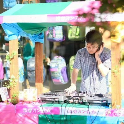 東京・狛江市のコミュニティFMコマラジの3つの番組で市民パーソナリティをしています。アプリ「Radimo(レディモ)」@Radimo_info をダウンロードして全国どこからでも聴けます📻#佐野元春 はマイ・ヒーロー!