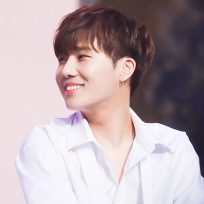 김성규장동우남우현이성열김명수이성종 
                       인피니트_인스피릿❤
2n살 지방수니