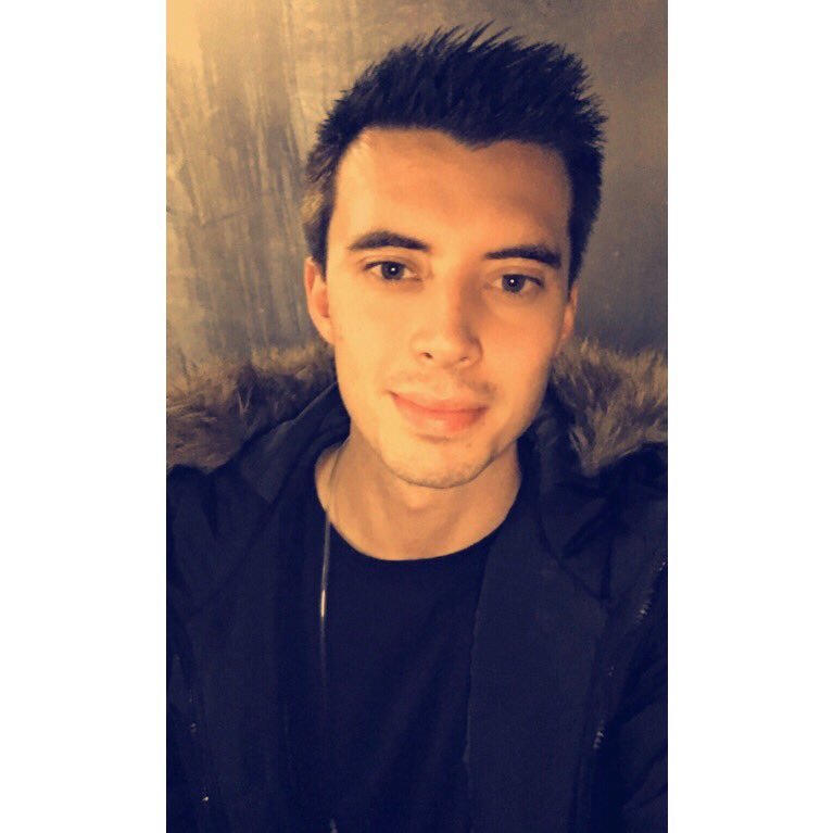 21, Manchester Met Uni, Snapchat: Macauleyy