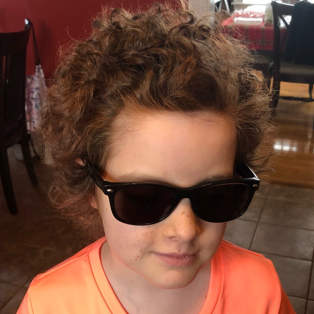 I am an 8-year old former (& future?) comic, artist, dancer & cancer survivor! ❤️🎗🦄☘️🌈