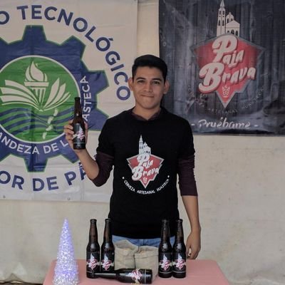 jugador amateur de league of legends, buena persona y amigo. según mi mamá el mas lindo de todos