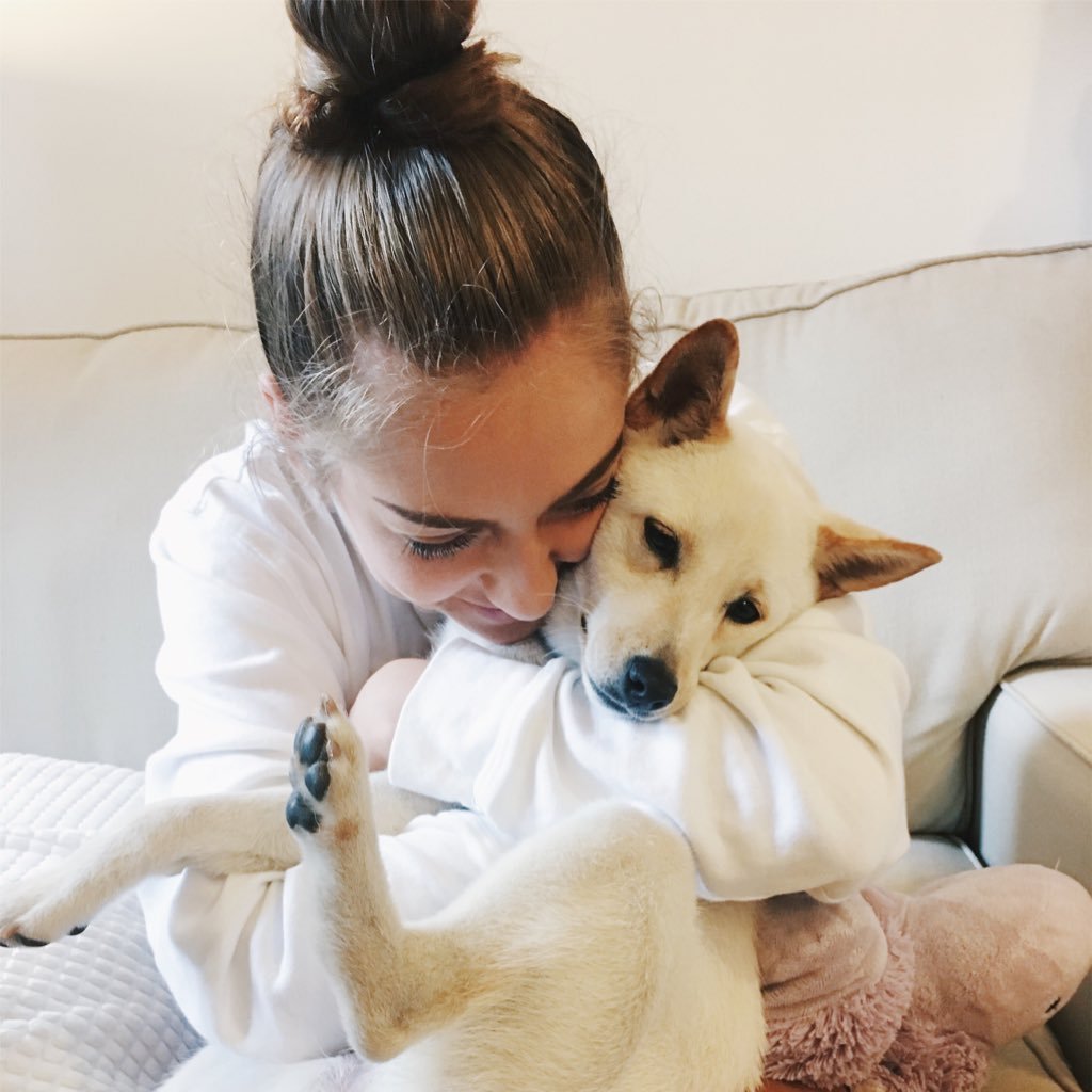 laragilchrist's profile picture. 