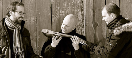 Original acoustic music trio from Montreal doing 'Big Music' on 'small devices'!
