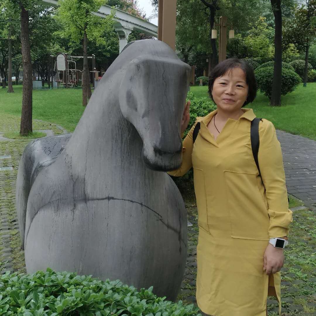 lhr13905159591's profile picture. Hello，everyone！
My name is.huiru https://t.co/GoqDNP3eL5 a 52years old miss. I live in the beautiful city of nanjing jiangsu.
 I love my city  
OK.This is me .😛