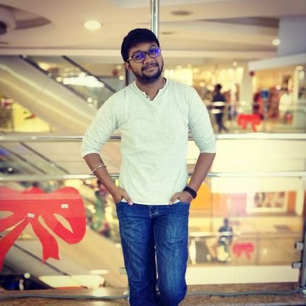 Foodie_MovieManiac_CricketAddict_ThalaFan_Optimistic_EmotionallyAttached_Maduraikaran😉😎