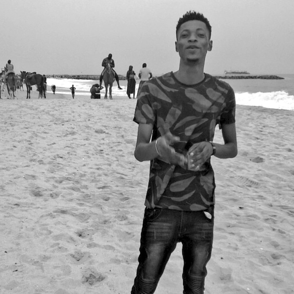 totbxky's profile picture. I'm not fake!!! it's in my DNA and if you don't believe I'm real don't add me!!! or check https://t.co/xHSuSBYN7n it's that simple