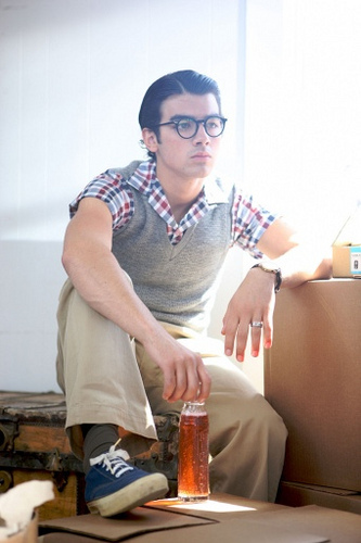 Yo it's Joe here. Married to the love of my life. I love you, Mandy :) Talk to me.