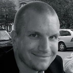Ambulanssjuksköterska, forskare, adjungerad lärare och FoU-strateg/Ambulance nurse, researcher, adjunct lecturer and R&D director. My tweets are my own.
