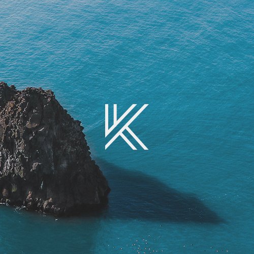 KaroIis_'s profile picture. money might not buy happiness but I'd rather cry in my matte black ferrari