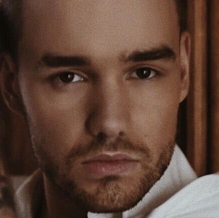 My greatest wish is to know these two groups: @FifthHarmony and @OneDirection without dida changed my life..💕💋🌈😊
@LiamPayne #BedroomFloor 💕💋
