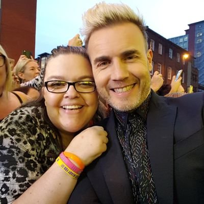 Take That Fan❤❤Gary held my hand on 4/1/13❤❤Gary Barlow Followed on 14/01/17❤❤Met TT 26/9/17❤❤1st Tweet from G 25/10/17❤❤Met Olly Murs 12/11/18