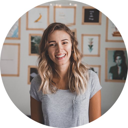 Fotógrafa, produtora de conteúdo e nômade digital.