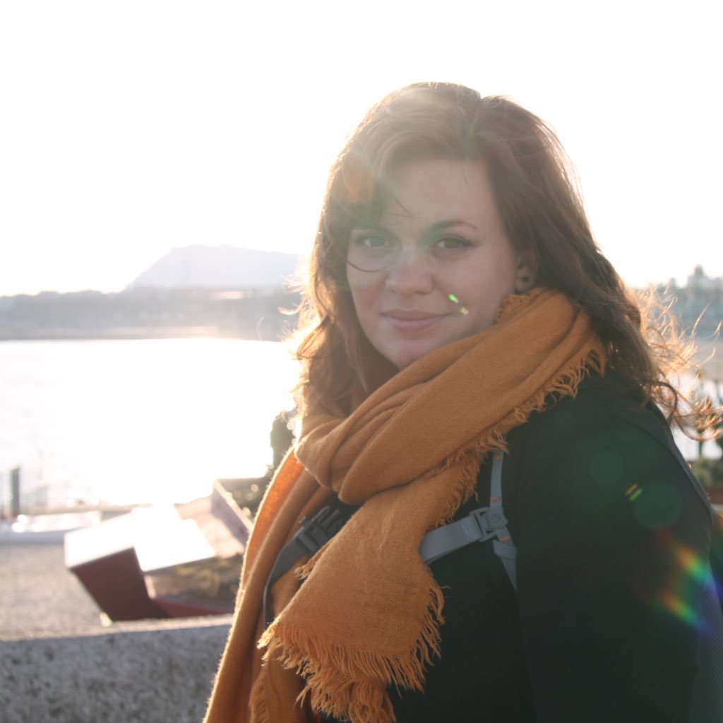 annwashier's profile picture. to travel or not to travel, that's not a question