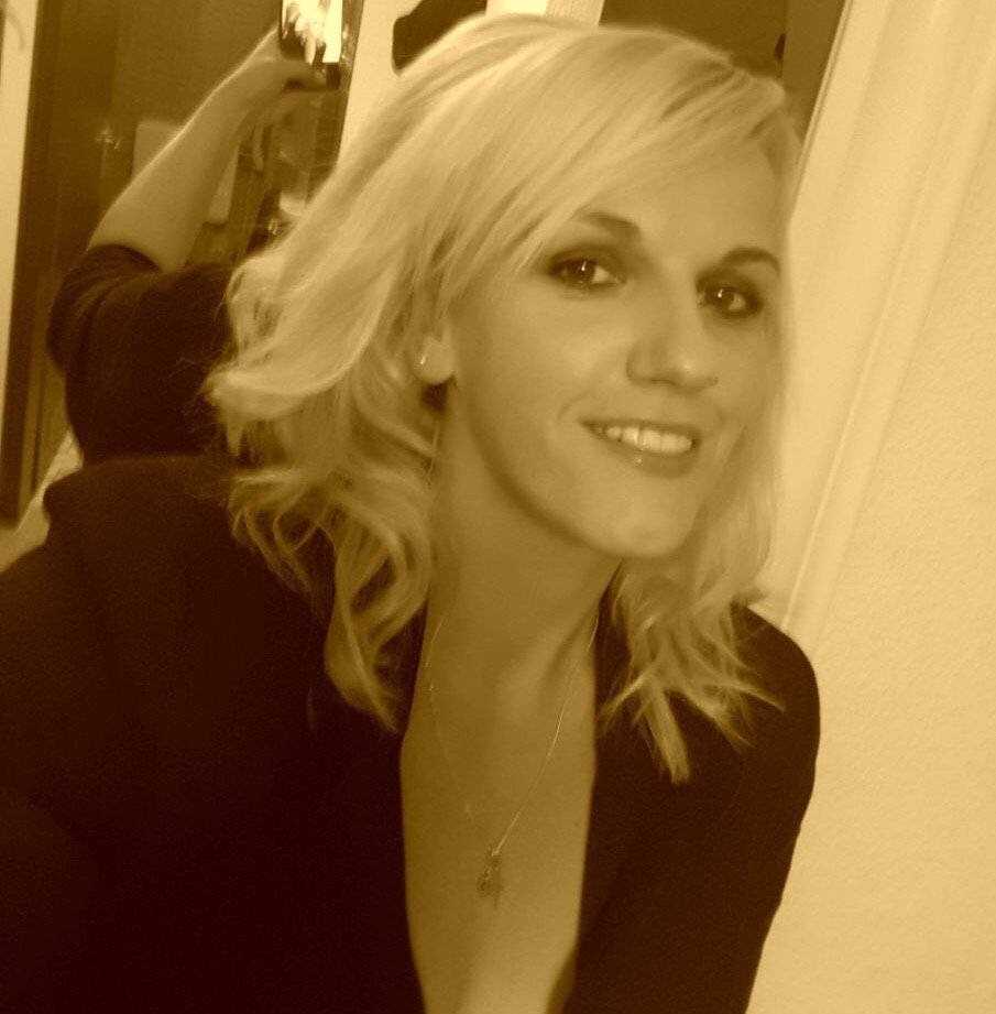 Sometimes strong/sometimes weak but always honest and good friend_single mum_ hairstylist_make up Artist_contester_ #health #family #God #Croatia #happyness