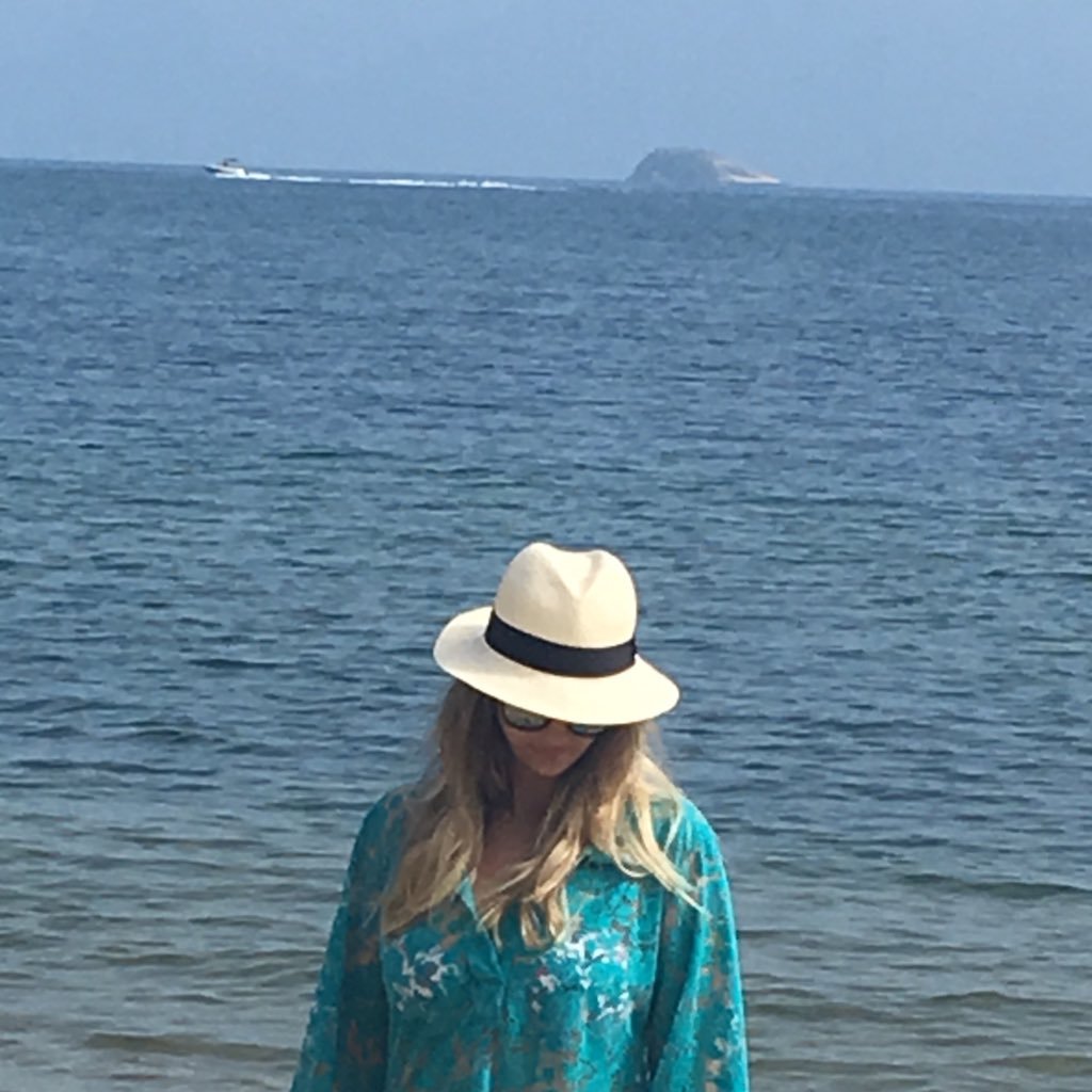 L_a_r_i_s_s_a_'s profile picture. 