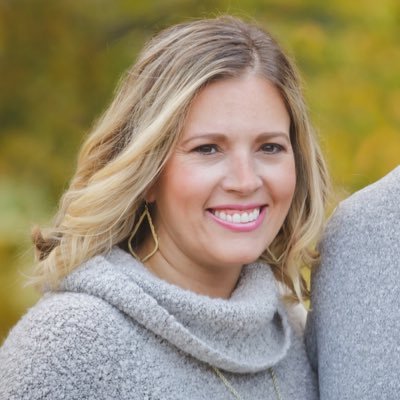 Kelly_S_Wade's profile picture. mom, wife, daughter, sister, VFL, techie