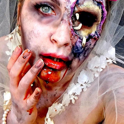 FX Makeup Artist who loves a bit of weird. Subscribe to my Youtube channel for strange and wonderful transformations 👻💀☠️