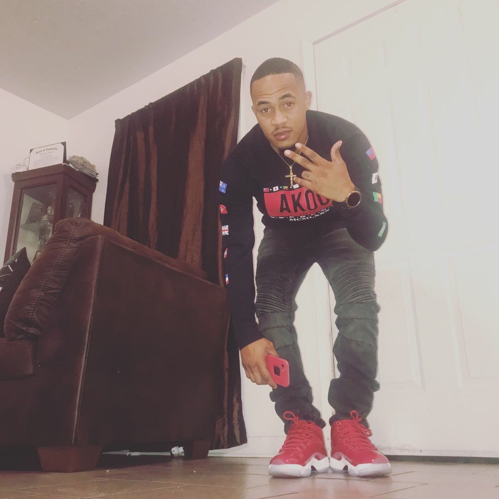 Young Nigga In Da Cut... #LOUISIANA #FreeBandGang #MHB IG:@arteaus_nichols_4 Snapchat:arteaus_nichols #FreeBun