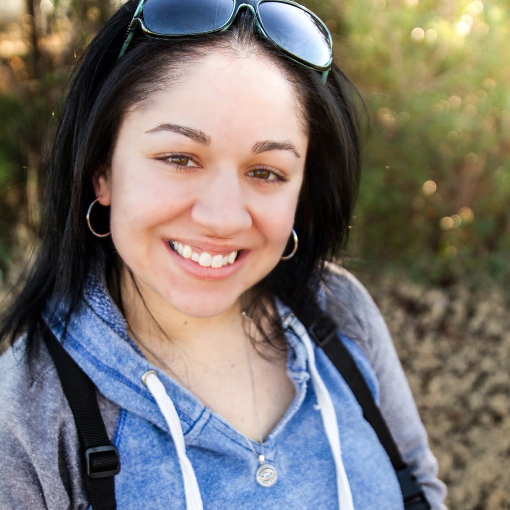 BookWithMaria's profile picture. 