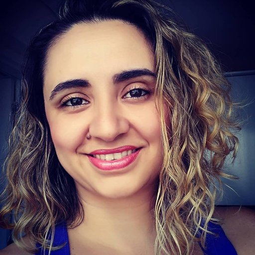 Geógrafa e pesquisadora de políticas públicas culturais, patrimônio e preservação. Fã de futebol, cerveja e música de qualidade.