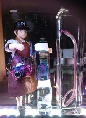 透明骨格標本や魚の鱗で作ったアクセサリー等を製作販売しております。
キャンドルも大好きで作ってます。よろしくお願いします(*^^*)