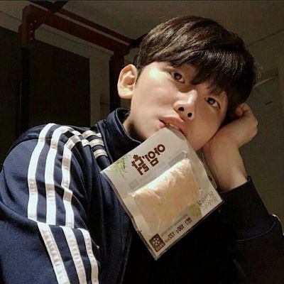 SKnJWIaCIsq5o2D's profile picture. 방탄소년단 아미