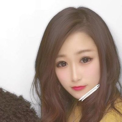 znmlj0's profile picture. 大学３回生🎉 勉強に遊びに大忙しな日々を送ってます😍  どっちも両立出来てるから楽しいんだけどね💕 遊びながらお金儲けが出来る方法知ってます💖