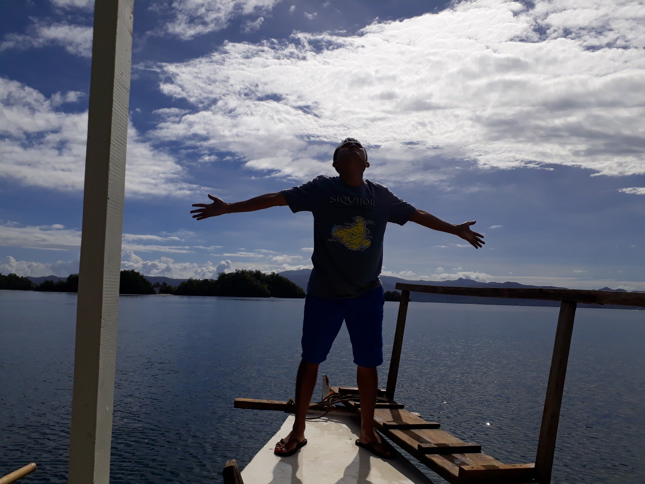 Life is a choice and i choose to be happy everyday. ...swing trader...tindero...Team Jesus😁