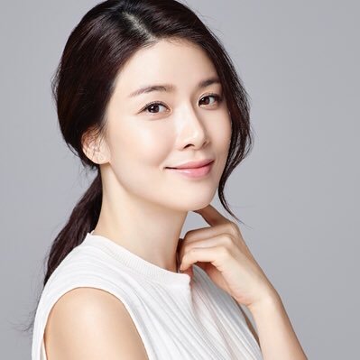 국어국문학과 출신 배우 이보영을 주연으로 한 문학봇 입니다 / 존재 자체가 문학작품인 당신을 좋아합니다