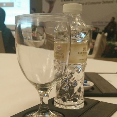 1979Din's profile picture. 